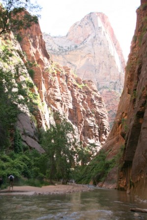 Zion_NP_temple_of_Sinawava_20-06-2014_09-45-41.JPG
